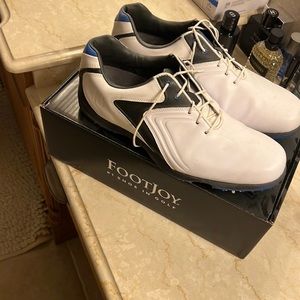 Men’s golf shoes